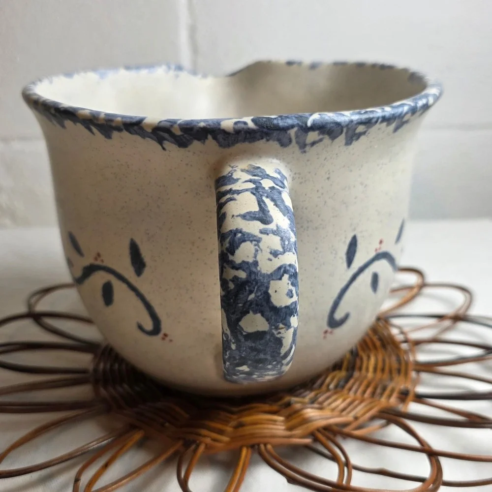 Vintage Farmhouse Stoneware Batter Bowl Blue Sponge Rim Red Heart Vine Cream